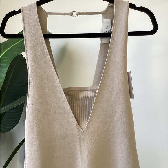 L’Academie Siv v-neck midi dress - Picture 2 of 4